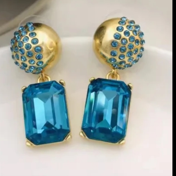NWOT Rare. Autentic. Half Pavé Crystal Drop Earrings by Oscar de la Renta - Picture 6 of 10